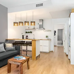 apartamento-a-5-min-de-calle-larios-con-parking.1costadelsol.com/
